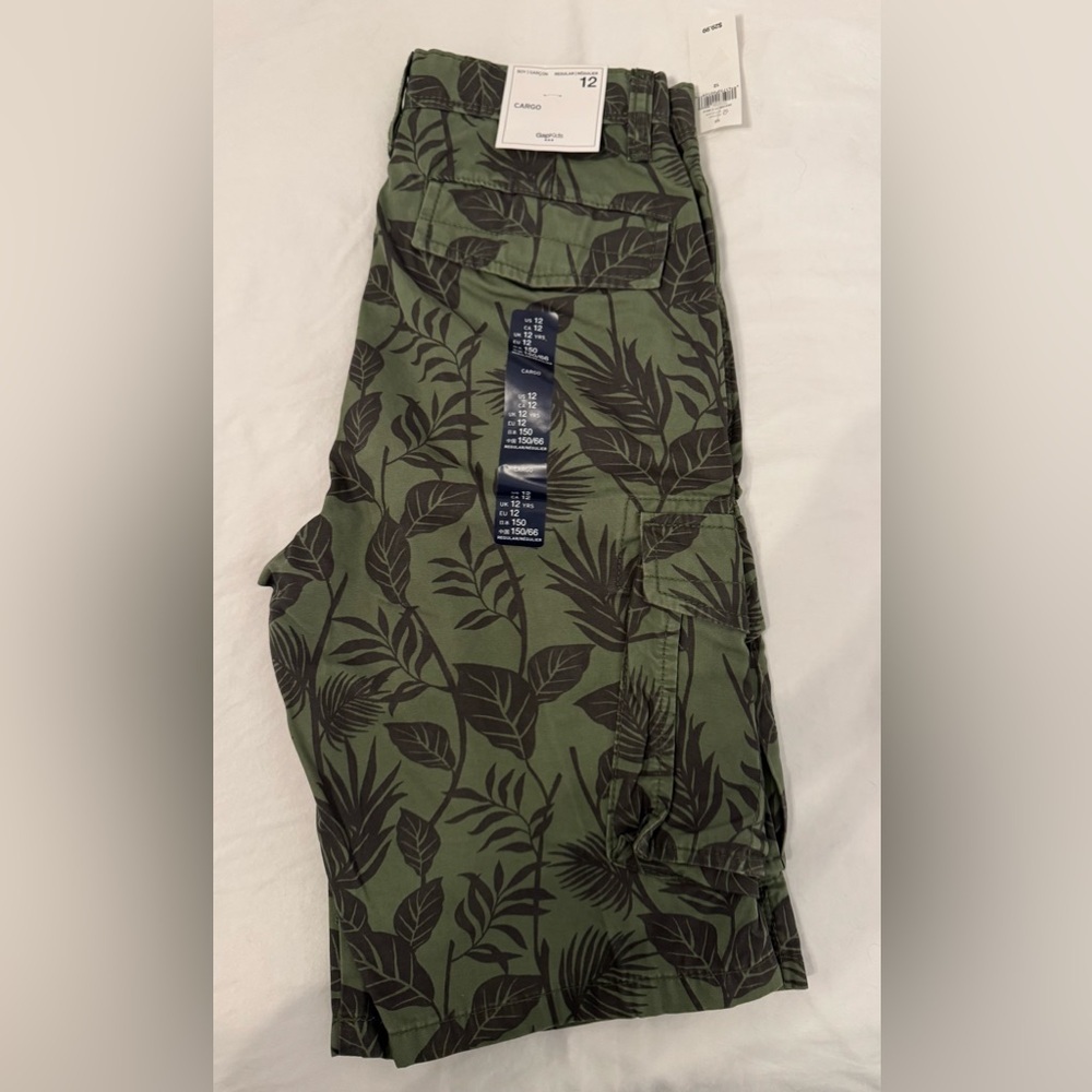 NWT Boy’s Gap Palm Print Cargo Shorts (12) - Picture 4 of 11